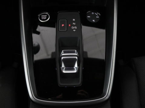 Audi A3 Sportback 30 TFSI Business edition Automaat | Trekhaak | Navigatie | Appel CarPlay | Cruise Control | DAB | LED | LMV