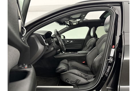 Volvo V60 2.0 T6 Recharge AWD R-Design 350PK Pano Trekhaak Camera Carplay LED Memory Navi Virtual Clima Cruise 18"LMV Leder PDC