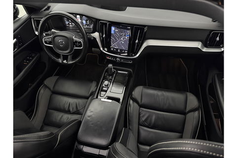 Volvo V60 2.0 T6 Recharge AWD R-Design 350PK Pano Trekhaak Camera Carplay LED Memory Navi Virtual Clima Cruise 18"LMV Leder PDC