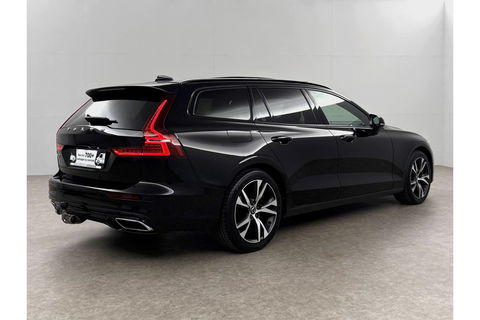 Volvo V60 2.0 T6 Recharge AWD R-Design 350PK Pano Trekhaak Camera Carplay LED Memory Navi Virtual Clima Cruise 18"LMV Leder PDC