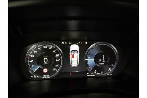 Volvo V60 2.0 T6 Recharge AWD R-Design 350PK Pano Trekhaak Camera Carplay LED Memory Navi Virtual Clima Cruise 18"LMV Leder PDC