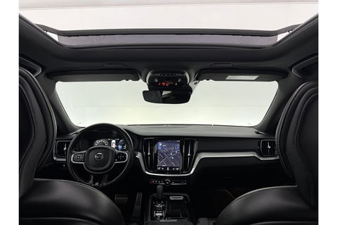 Volvo V60 2.0 T6 Recharge AWD R-Design 350PK Pano Trekhaak Camera Carplay LED Memory Navi Virtual Clima Cruise 18"LMV Leder PDC