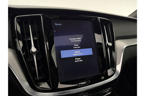 Volvo V60 2.0 T6 Recharge AWD R-Design 350PK Pano Trekhaak Camera Carplay LED Memory Navi Virtual Clima Cruise 18"LMV Leder PDC