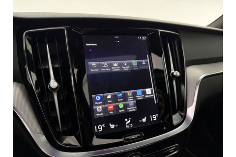 Volvo V60 2.0 T6 Recharge AWD R-Design 350PK Pano Trekhaak Camera Carplay LED Memory Navi Virtual Clima Cruise 18"LMV Leder PDC