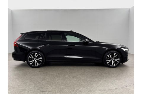 Volvo V60 2.0 T6 Recharge AWD R-Design 350PK Pano Trekhaak Camera Carplay LED Memory Navi Virtual Clima Cruise 18"LMV Leder PDC