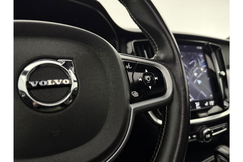 Volvo V60 2.0 T6 Recharge AWD R-Design 350PK Pano Trekhaak Camera Carplay LED Memory Navi Virtual Clima Cruise 18"LMV Leder PDC