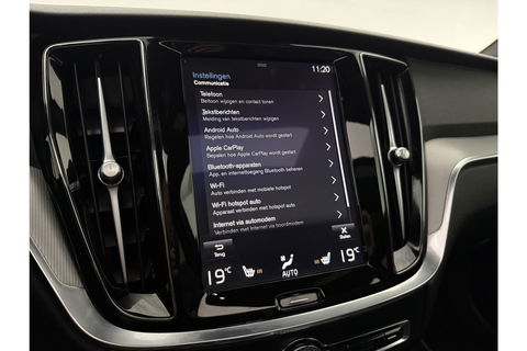 Volvo V60 2.0 T6 Recharge AWD R-Design 350PK Pano Trekhaak Camera Carplay LED Memory Navi Virtual Clima Cruise 18"LMV Leder PDC