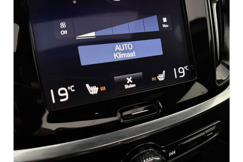 Volvo V60 2.0 T6 Recharge AWD R-Design 350PK Pano Trekhaak Camera Carplay LED Memory Navi Virtual Clima Cruise 18"LMV Leder PDC
