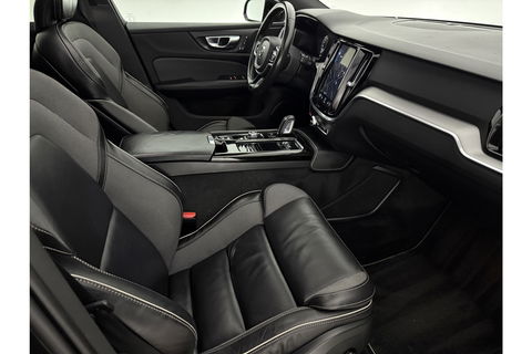 Volvo V60 2.0 T6 Recharge AWD R-Design 350PK Pano Trekhaak Camera Carplay LED Memory Navi Virtual Clima Cruise 18"LMV Leder PDC