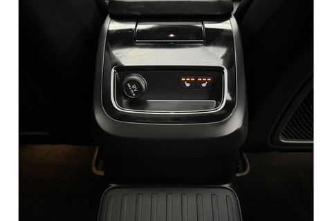Volvo V60 2.0 T6 Recharge AWD R-Design 350PK Pano Trekhaak Camera Carplay LED Memory Navi Virtual Clima Cruise 18"LMV Leder PDC