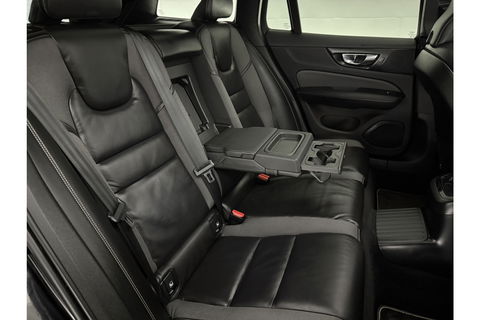 Volvo V60 2.0 T6 Recharge AWD R-Design 350PK Pano Trekhaak Camera Carplay LED Memory Navi Virtual Clima Cruise 18"LMV Leder PDC