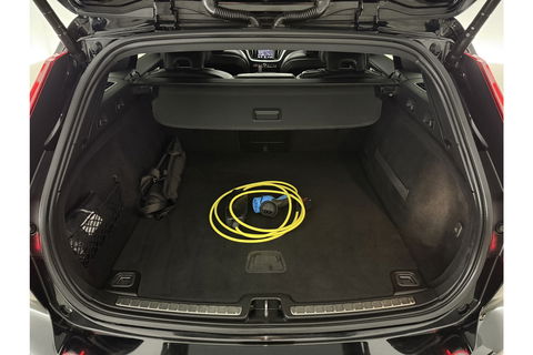 Volvo V60 2.0 T6 Recharge AWD R-Design 350PK Pano Trekhaak Camera Carplay LED Memory Navi Virtual Clima Cruise 18"LMV Leder PDC