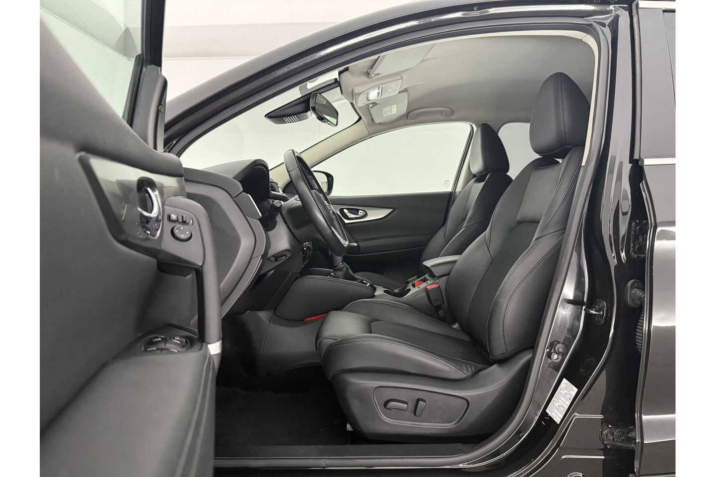 Nissan QASHQAI 1.2 Tekna 360 Camera Trekhaak LED Navi 19"LMV Clima Cruise PDC
