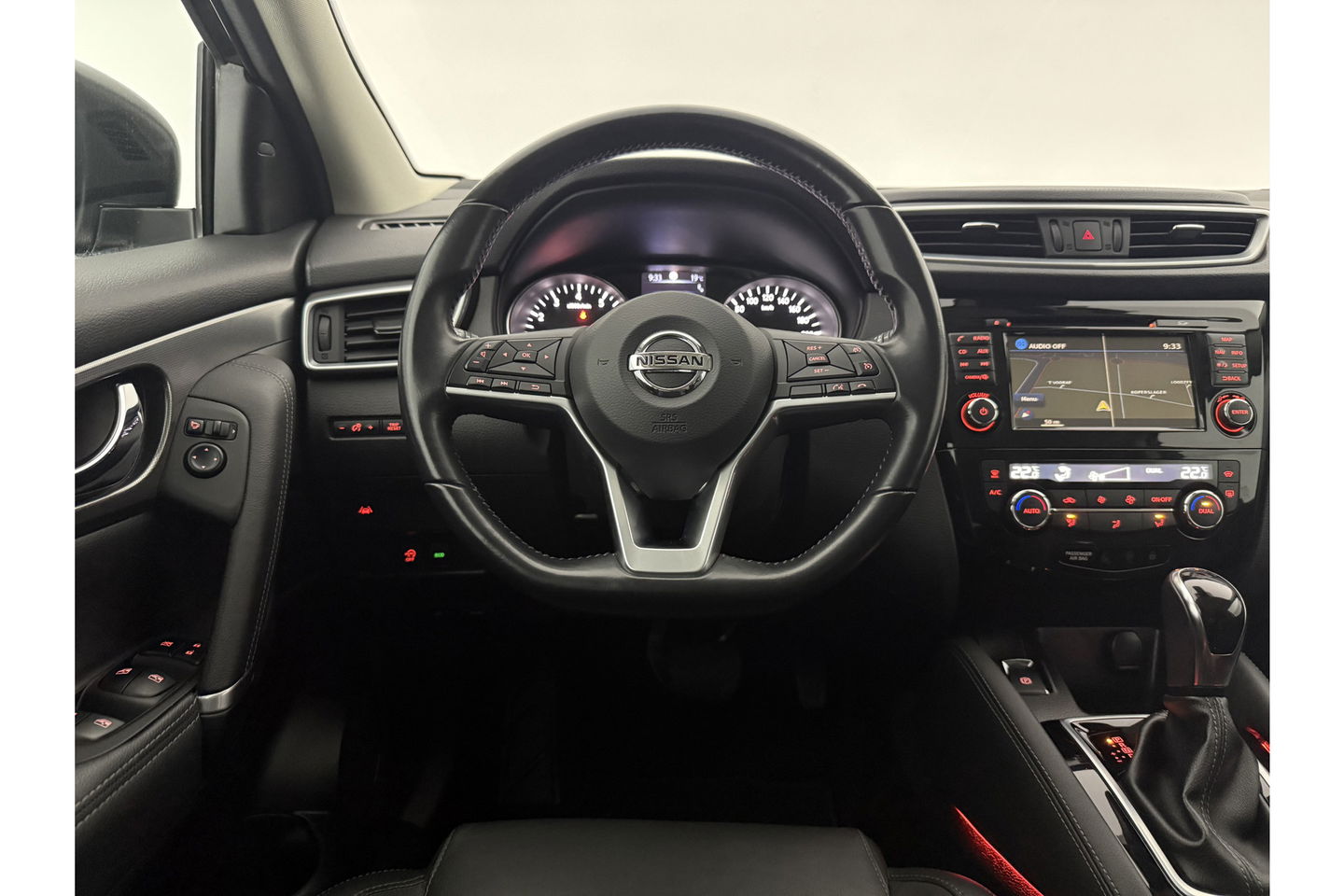 Nissan QASHQAI 1.2 Tekna 360 Camera Trekhaak LED Navi 19"LMV Clima Cruise PDC