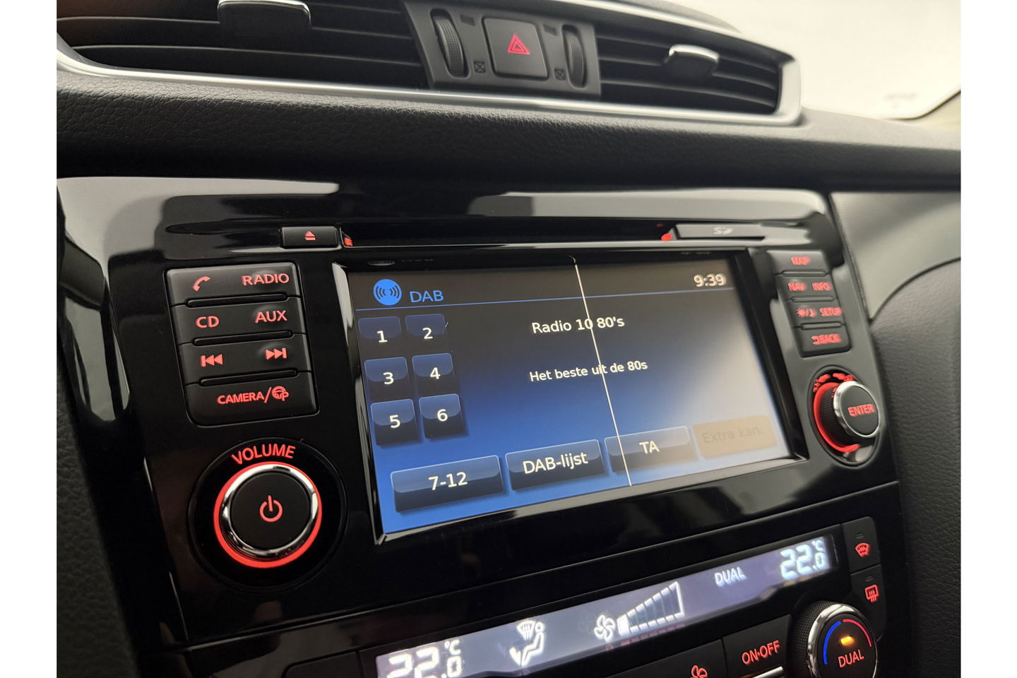 Nissan QASHQAI 1.2 Tekna 360 Camera Trekhaak LED Navi 19"LMV Clima Cruise PDC