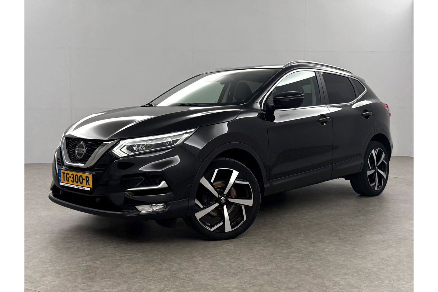 Nissan QASHQAI 1.2 Tekna 360 Camera Trekhaak LED Navi 19"LMV Clima Cruise PDC