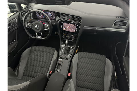 Volkswagen Golf 1.5 TSI 150PK R-line | APK tot 01-2027 | DSG Pano LED Camera Virtual Carplay Clima Cruise Trekhaak Navi PDC 17"LMV
