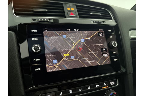 Volkswagen Golf 1.5 TSI 150PK R-line | APK tot 01-2027 | DSG Pano LED Camera Virtual Carplay Clima Cruise Trekhaak Navi PDC 17"LMV