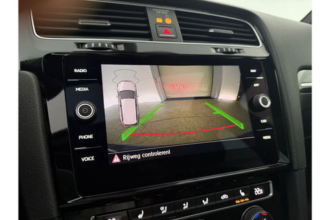 Volkswagen Golf 1.5 TSI 150PK R-line | APK tot 01-2027 | DSG Pano LED Camera Virtual Carplay Clima Cruise Trekhaak Navi PDC 17"LMV