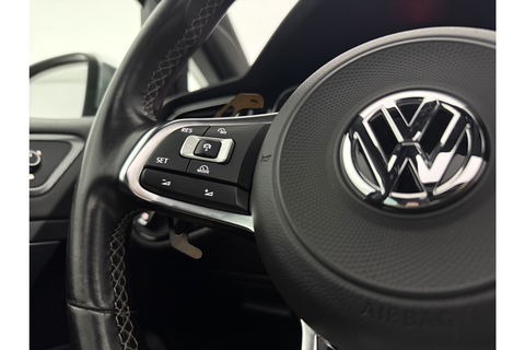 Volkswagen Golf 1.5 TSI 150PK R-line | APK tot 01-2027 | DSG Pano LED Camera Virtual Carplay Clima Cruise Trekhaak Navi PDC 17"LMV