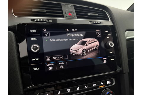 Volkswagen Golf 1.5 TSI 150PK R-line | APK tot 01-2027 | DSG Pano LED Camera Virtual Carplay Clima Cruise Trekhaak Navi PDC 17"LMV