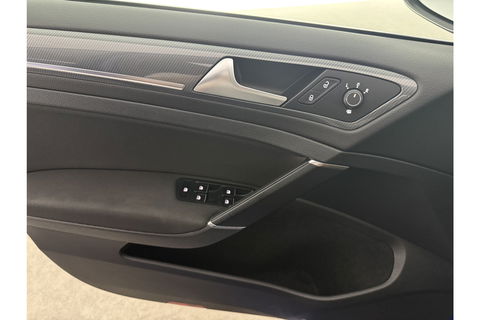 Volkswagen Golf 1.5 TSI 150PK R-line | APK tot 01-2027 | DSG Pano LED Camera Virtual Carplay Clima Cruise Trekhaak Navi PDC 17"LMV
