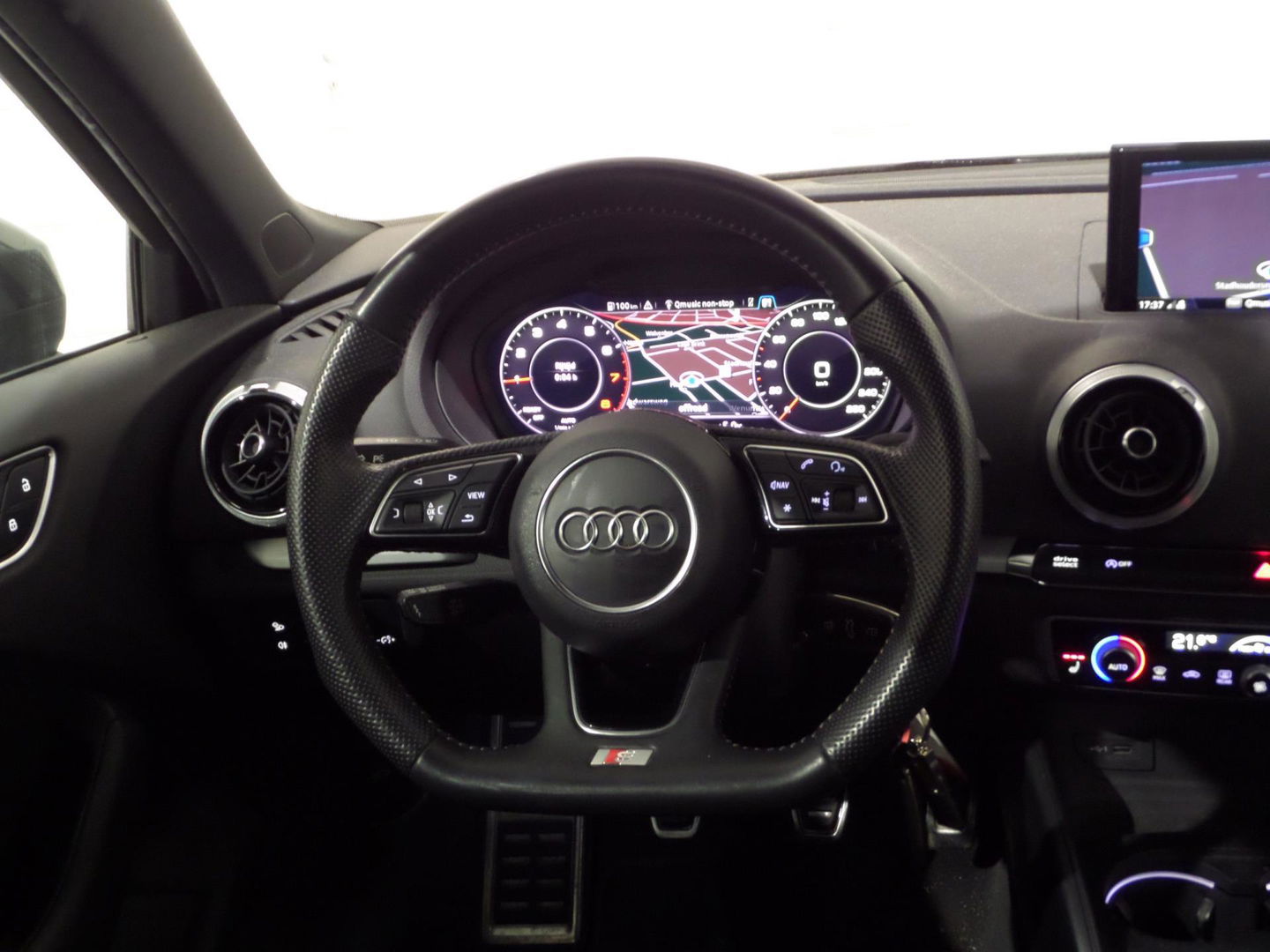 Audi A3 Sportback 30 TFSI Advance Sport "Origineel NL!" 2X S-Line Virtual Full-LED Stoelverwarming, van 2e eigenaar in nieuwstaat!