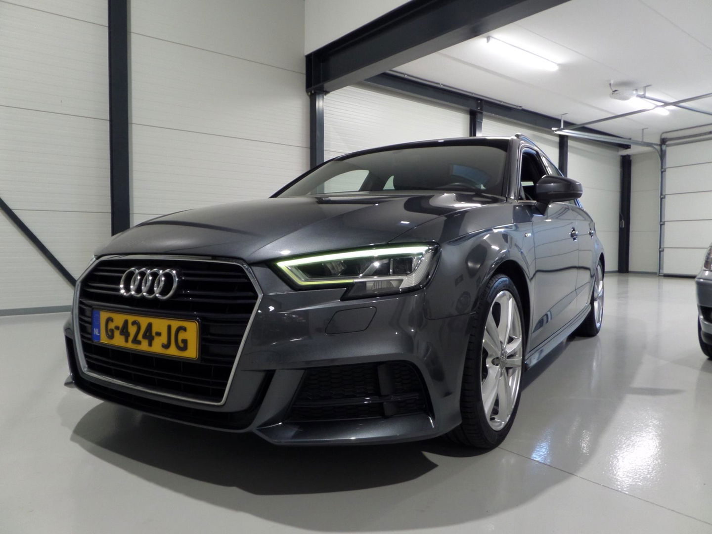 Audi A3 Sportback 30 TFSI Advance Sport "Origineel NL!" 2X S-Line Virtual Full-LED Stoelverwarming, van 2e eigenaar in nieuwstaat!