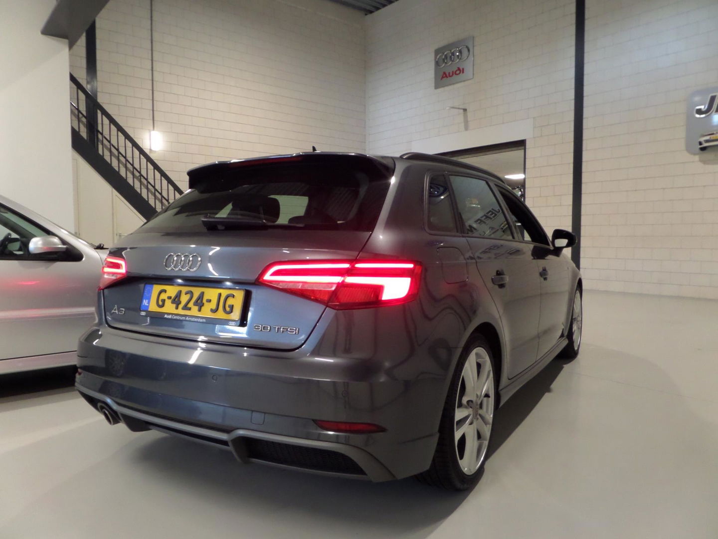 Audi A3 Sportback 30 TFSI Advance Sport "Origineel NL!" 2X S-Line Virtual Full-LED Stoelverwarming, van 2e eigenaar in nieuwstaat!