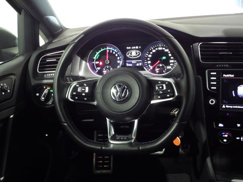 Volkswagen Golf 1.4 TSI GTE DSG "Origineel NL!" Trekhaak Apple-Carplay Camera Full-LED Parkeersens, van 2e eigenaar in nieuwstaat!