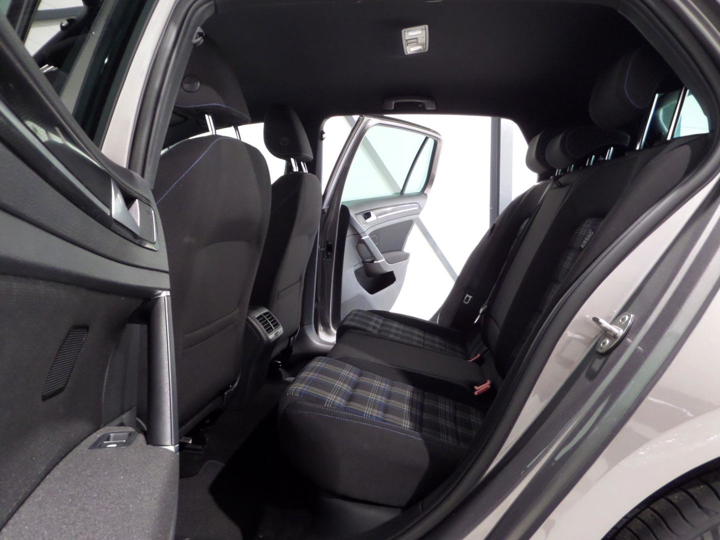 Volkswagen Golf 1.4 TSI GTE DSG "Origineel NL!" Trekhaak Apple-Carplay Camera Full-LED Parkeersens, van 2e eigenaar in nieuwstaat!