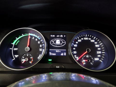 Volkswagen Golf 1.4 TSI GTE DSG "Origineel NL!" Trekhaak Apple-Carplay Camera Full-LED Parkeersens, van 2e eigenaar in nieuwstaat!