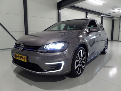 Volkswagen Golf 1.4 TSI GTE DSG "Origineel NL!" Trekhaak Apple-Carplay Camera Full-LED Parkeersens, van 2e eigenaar in nieuwstaat!