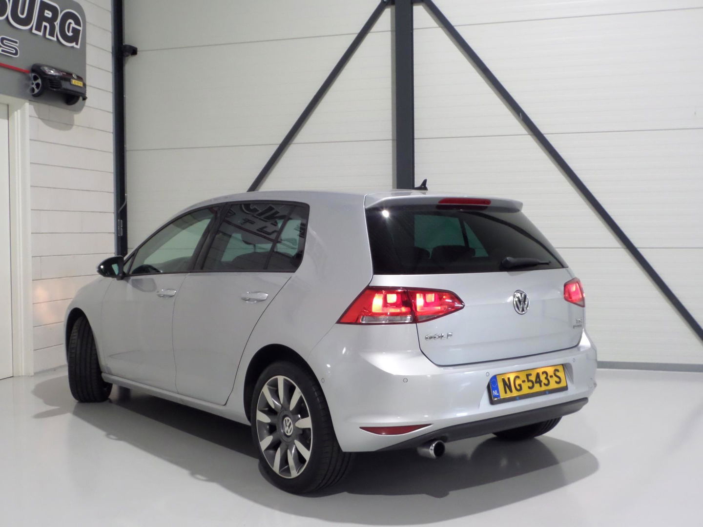 Volkswagen Golf 1.2 TSI Highline Stoelverwarming Navigatie Bluetooth Cruise-control Parkeersensoren