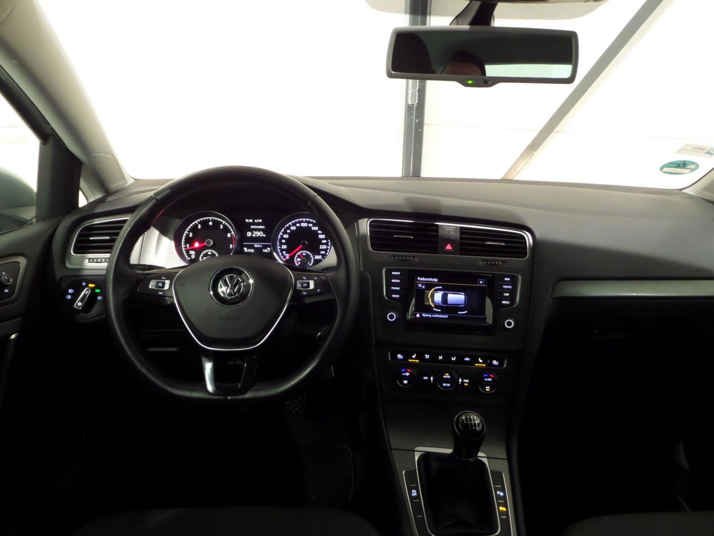 Volkswagen Golf 1.2 TSI Highline Stoelverwarming Navigatie Bluetooth Cruise-control Parkeersensoren
