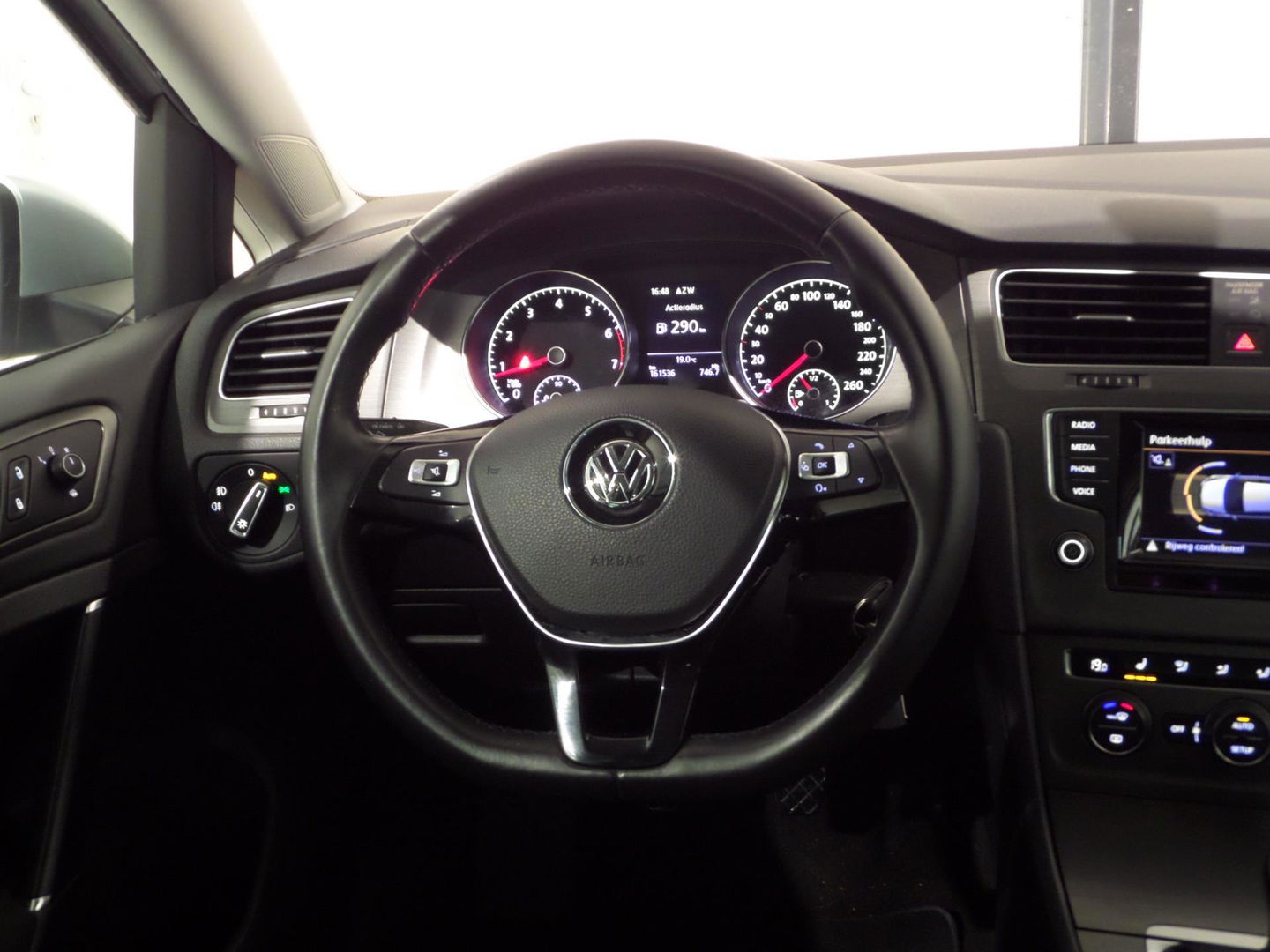 Volkswagen Golf 1.2 TSI Highline Stoelverwarming Navigatie Bluetooth Cruise-control Parkeersensoren