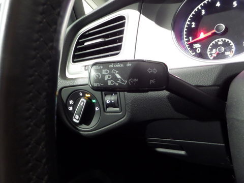 Volkswagen Golf 1.2 TSI Highline Stoelverwarming Navigatie Bluetooth Cruise-control Parkeersensoren