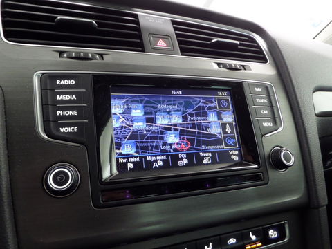 Volkswagen Golf 1.2 TSI Highline Stoelverwarming Navigatie Bluetooth Cruise-control Parkeersensoren