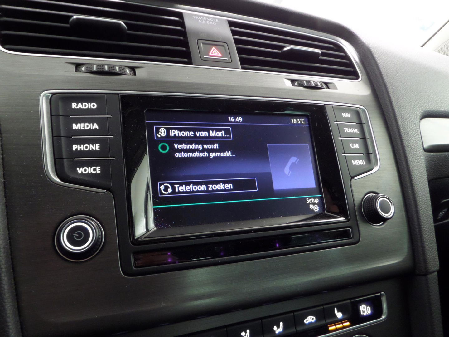Volkswagen Golf 1.2 TSI Highline Stoelverwarming Navigatie Bluetooth Cruise-control Parkeersensoren
