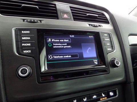 Volkswagen Golf 1.2 TSI Highline Stoelverwarming Navigatie Bluetooth Cruise-control Parkeersensoren