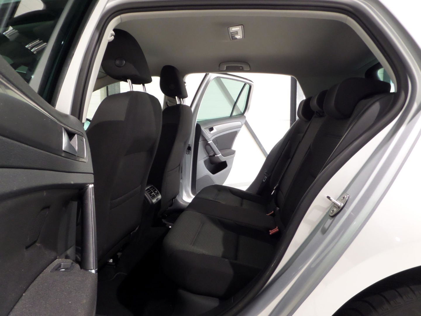 Volkswagen Golf 1.2 TSI Highline Stoelverwarming Navigatie Bluetooth Cruise-control Parkeersensoren