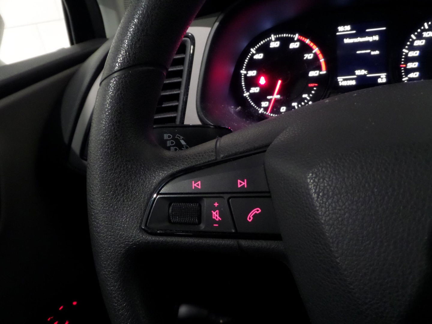 SEAT Leon SC 1.2 TSI Bluetooth 18"Velgen Climatronic Nieuwe-APK, van 3e eigenaar in ZEER nette staat !