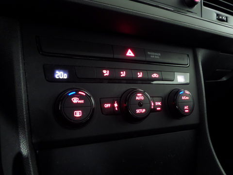 SEAT Leon SC 1.2 TSI Bluetooth 18"Velgen Climatronic Nieuwe-APK, van 3e eigenaar in ZEER nette staat !