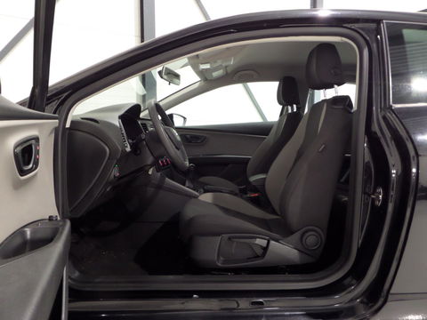 SEAT Leon SC 1.2 TSI Bluetooth 18"Velgen Climatronic Nieuwe-APK, van 3e eigenaar in ZEER nette staat !