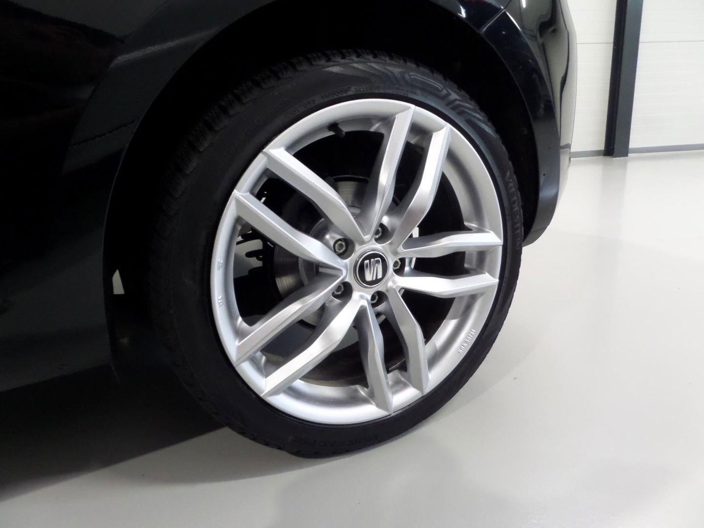 SEAT Leon SC 1.2 TSI Bluetooth 18"Velgen Climatronic Nieuwe-APK, van 3e eigenaar in ZEER nette staat !