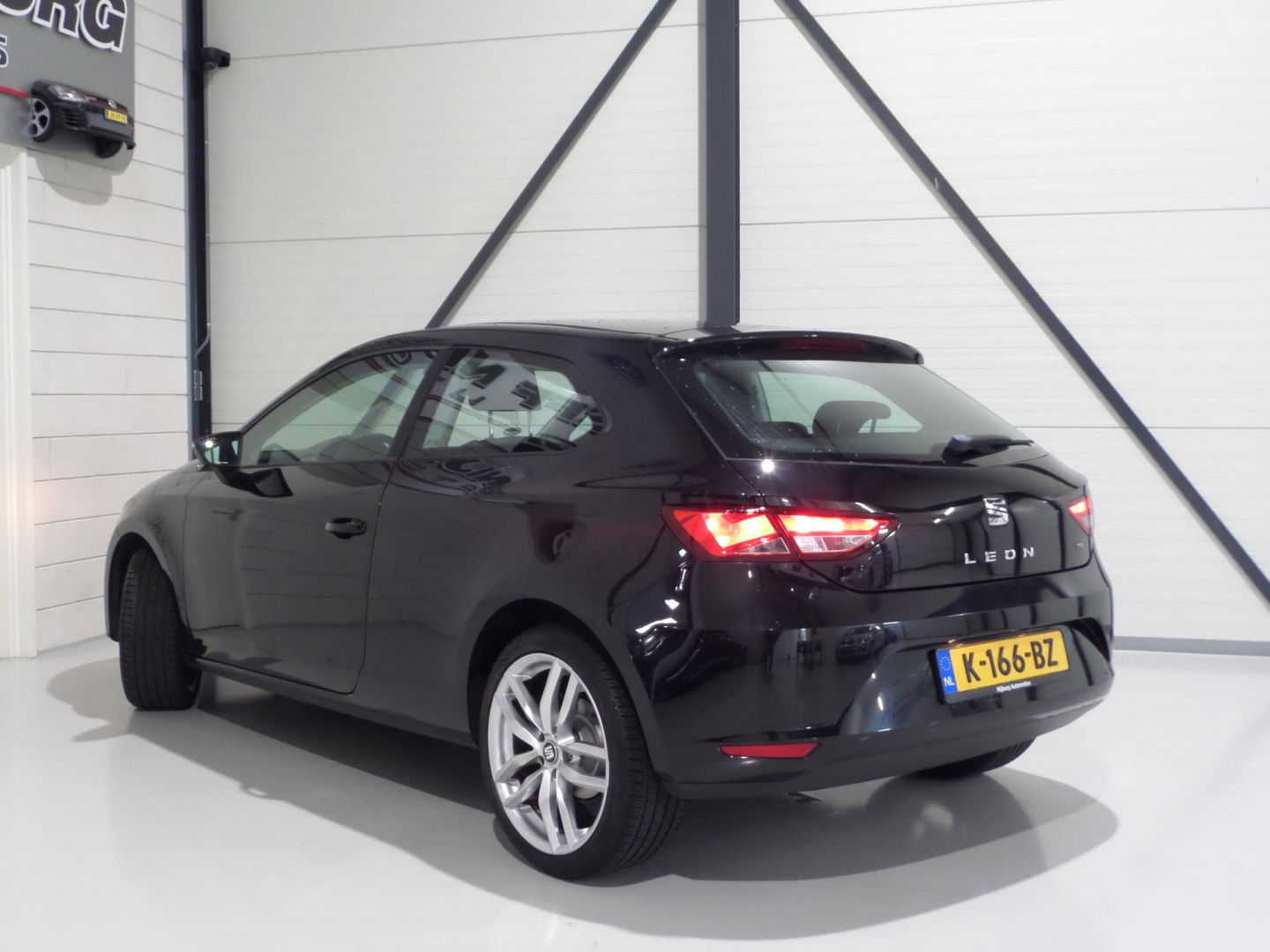 SEAT Leon SC 1.2 TSI Bluetooth 18"Velgen Climatronic Nieuwe-APK, van 3e eigenaar in ZEER nette staat !