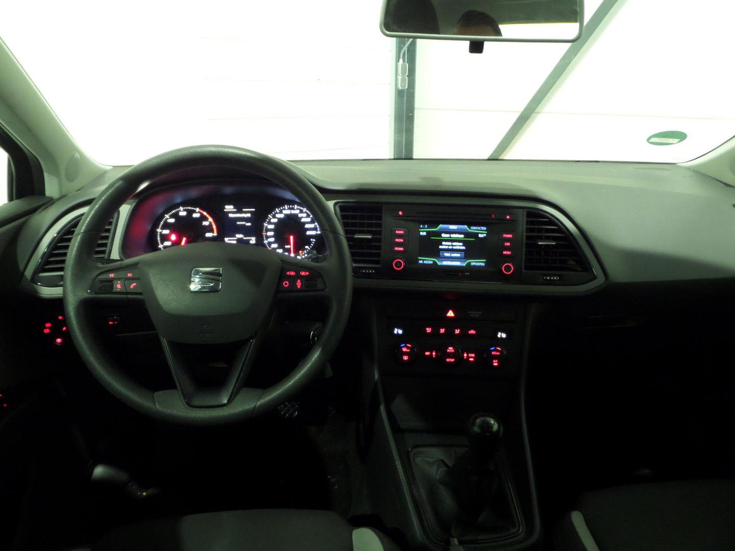 SEAT Leon SC 1.2 TSI Bluetooth 18"Velgen Climatronic Nieuwe-APK, van 3e eigenaar in ZEER nette staat !
