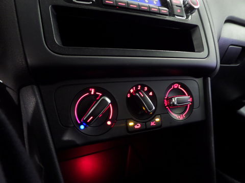 Volkswagen Polo 1.2 TSI BlueMotion Edition "Origineel NL!" Bluetooth 17"Velgen Airco, van 3e eigenaar in zeer nette staat !