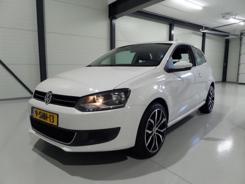 Volkswagen Polo 1.2 TSI BlueMotion Edition "Origineel NL!" Bluetooth 17"Velgen Airco, van 3e eigenaar in zeer nette staat !