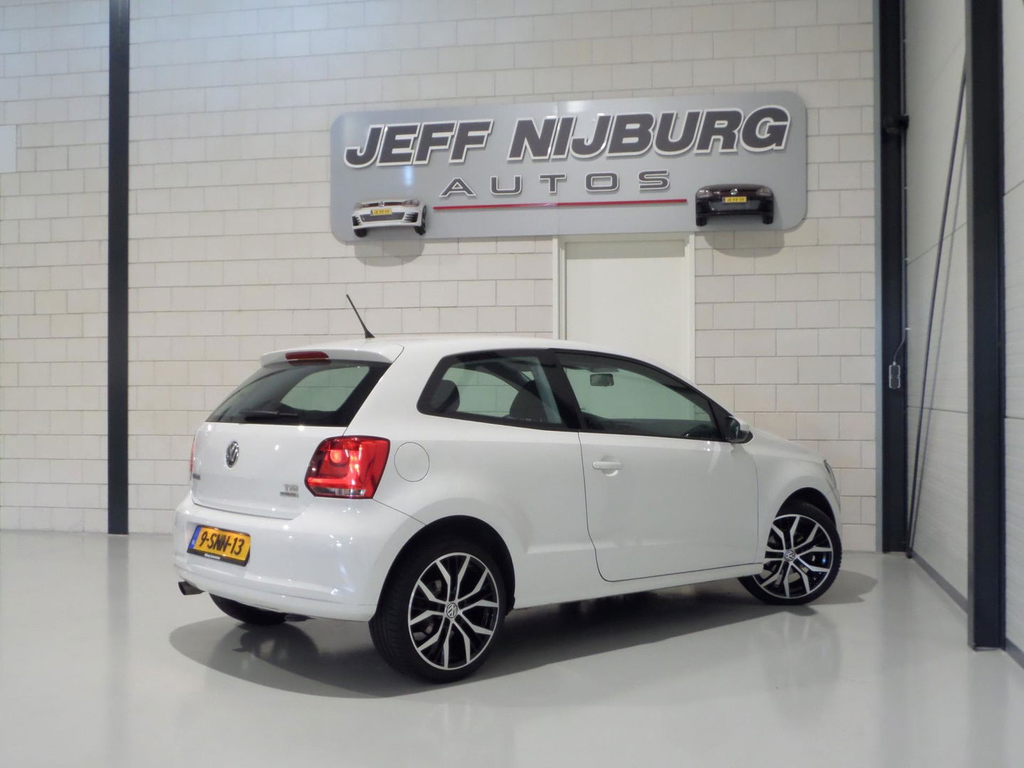 Volkswagen Polo 1.2 TSI BlueMotion Edition "Origineel NL!" Bluetooth 17"Velgen Airco, van 3e eigenaar in zeer nette staat !